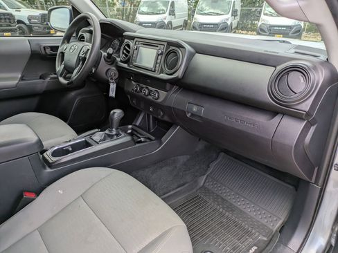 Used 2019 Toyota Tacoma SR w/ SR Convenience Package image 27