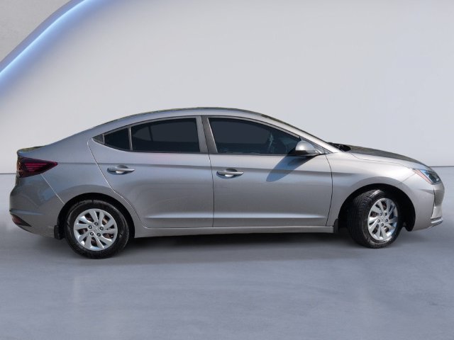 Used 2020 Hyundai Elantra SE w/ Cargo Package (C1) FWD image 3