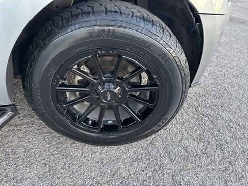 Used 2020 Ford Expedition XLT w/ Equipment Group 202A image 11