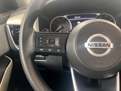 Used 2021 Nissan Rogue SV image 22
