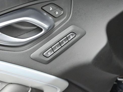 Used 2018 Chevrolet Camaro SS RWD image 11