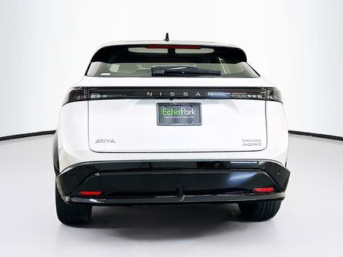 Used 2023 Nissan Ariya AWD image 7