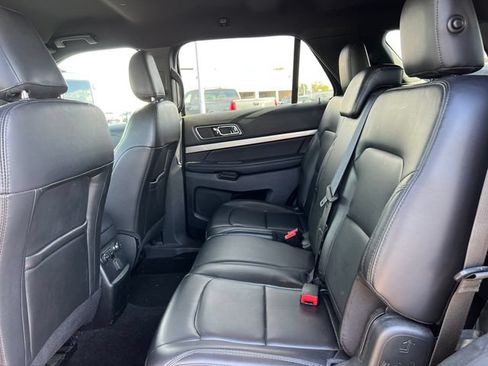 Used 2019 Ford Explorer XLT w/ Equipment Group 202A AWD/4WD image 4