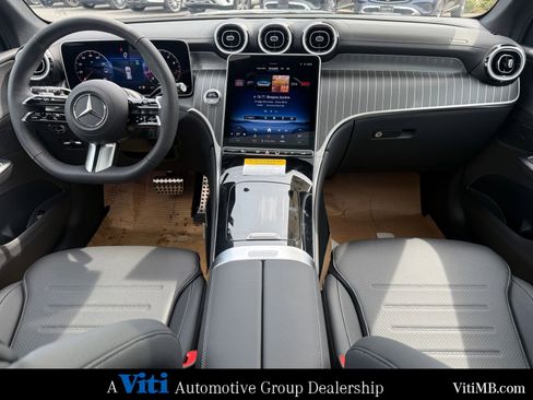 Used 2026 Mercedes-Benz GLC 300 4MATIC image 2