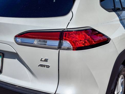 Certified 2022 Toyota Corolla Cross LE AWD/4WD image 8
