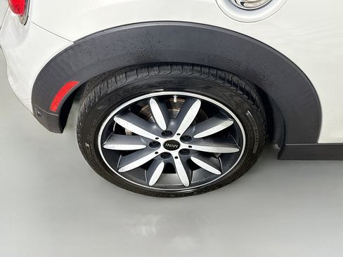 Used 2018 MINI Cooper S image 31