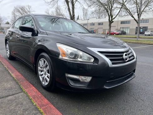 Used 2015 Nissan Altima 2.5 S w/ Power Driver Seat Package FWD image 2