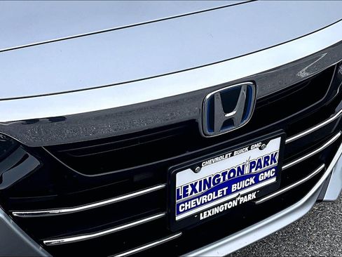 Used 2021 Honda Accord EX image 31