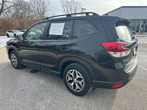 Certified 2023 Subaru Forester Premium image 5