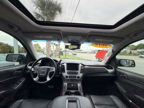 Used 2018 GMC Yukon XL SLT w/ Open Road Package AWD/4WD image 25