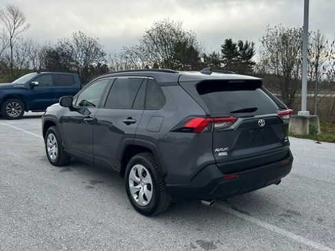 Used 2020 Toyota RAV4 LE image 6