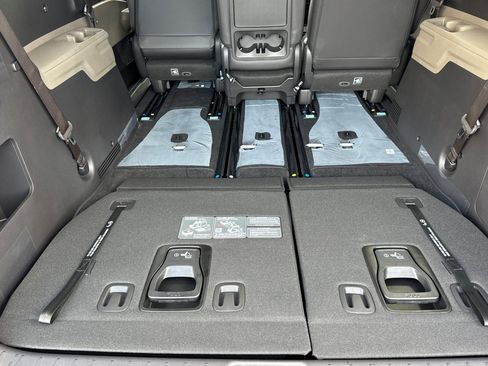 New 2026 Kia Carnival image 16