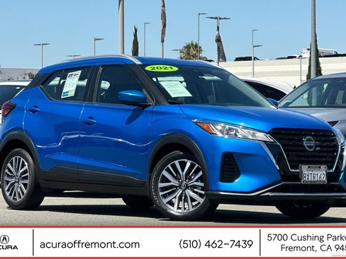 Used 2021 Nissan Kicks SV FWD image 1