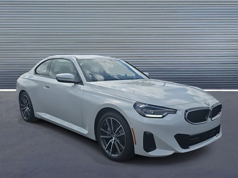 New 2025 BMW 230i Coupe w/ Convenience Package image 2