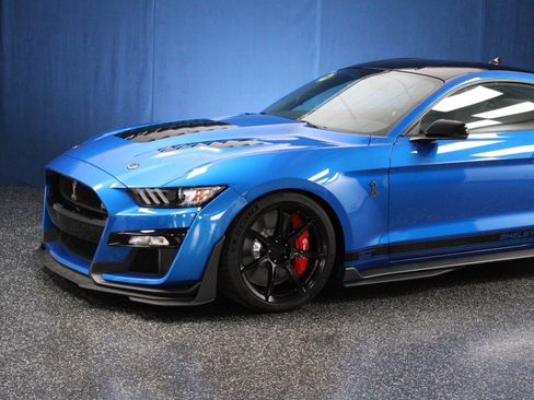 Used 2020 Ford Mustang Shelby GT500 w/ Technology Package RWD image 13