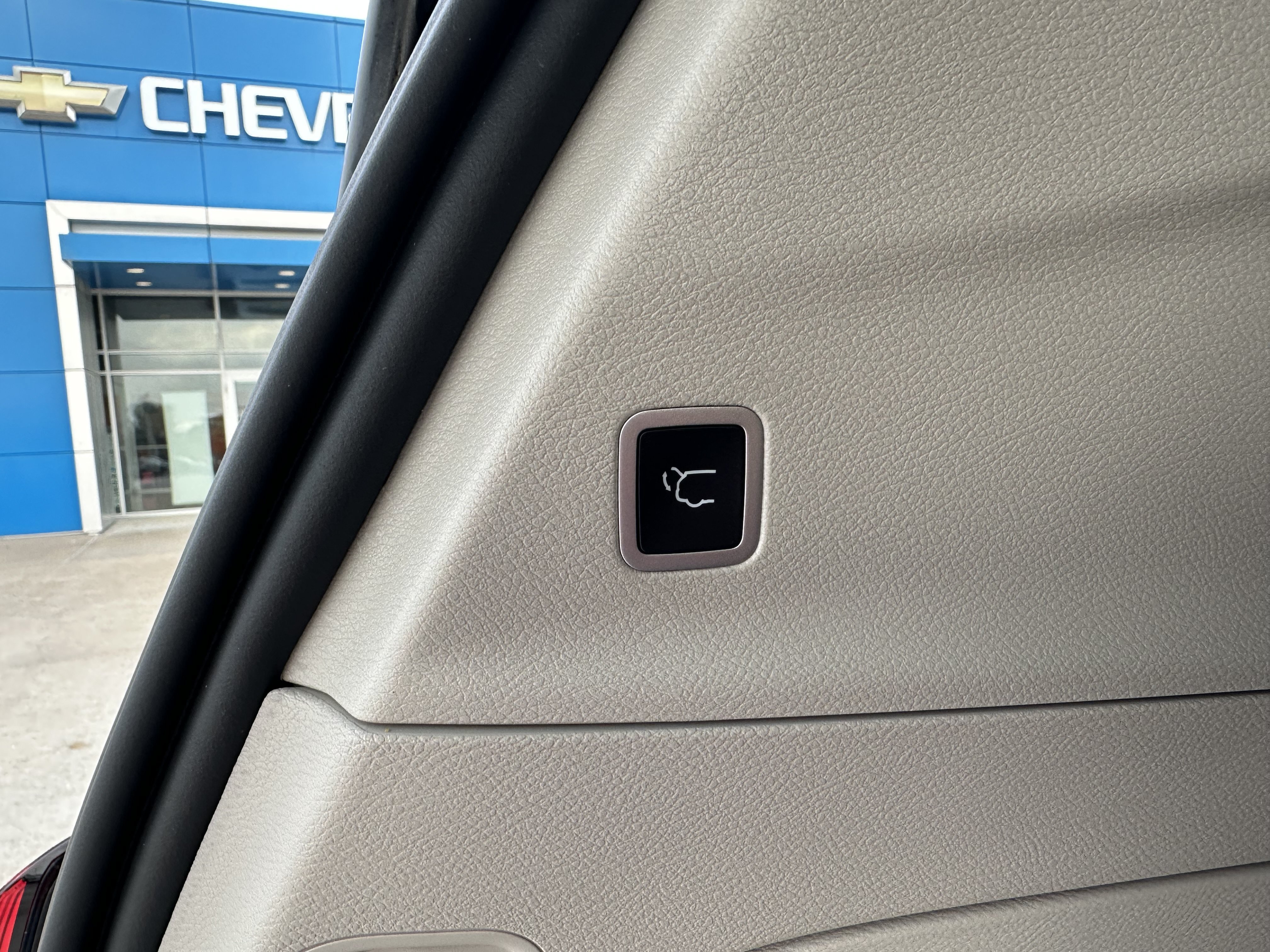 Used 2023 Chrysler Pacifica Touring-L FWD image 28
