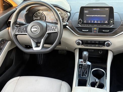 Certified 2024 Nissan Altima 2.5 SV image 13