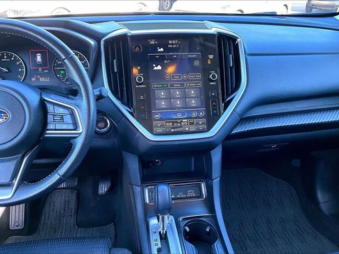 Used 2024 Subaru Ascent Premium w/ Convenience Package image 6
