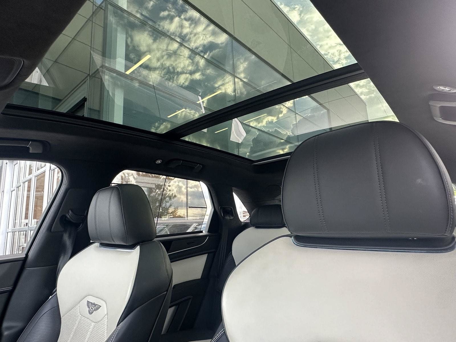 Used 2023 Bentley Bentayga AWD/4WD image 11