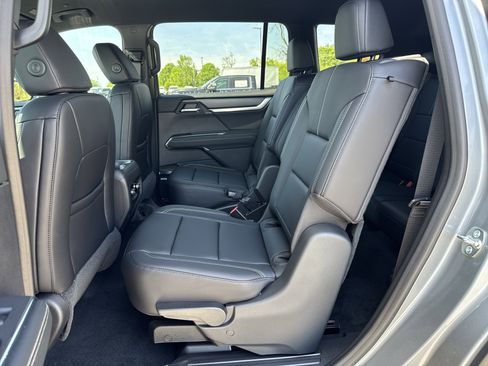 New 2026 GMC Acadia Elevation w/ Elevation Premium Package AWD/4WD image 25