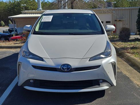 Used 2022 Toyota Prius XLE image 2