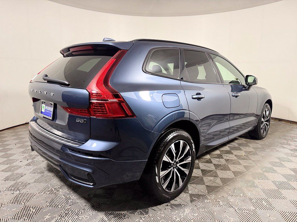 Used 2024 Volvo XC60 B5 Core w/ Protection Package Premier AWD/4WD image 7