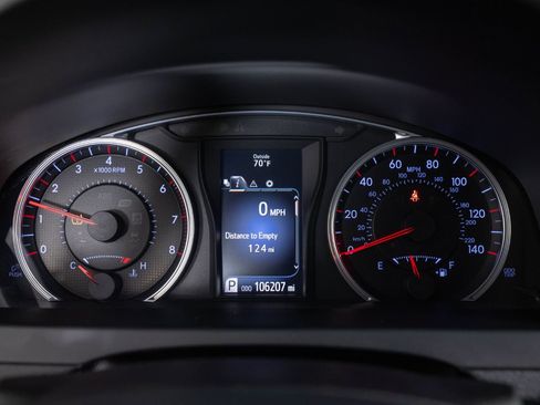 Used 2017 Toyota Camry SE image 32