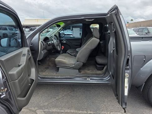 Used 2017 Nissan Frontier SV image 10