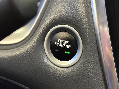 Used 2019 Chevrolet Traverse LT w/ LT Premium Package FWD image 23