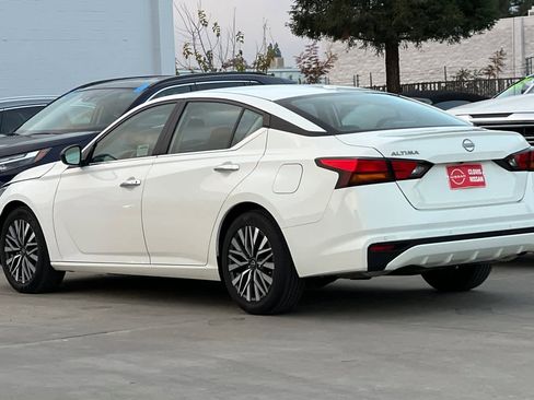 Used 2025 Nissan Altima 2.5 SV image 7
