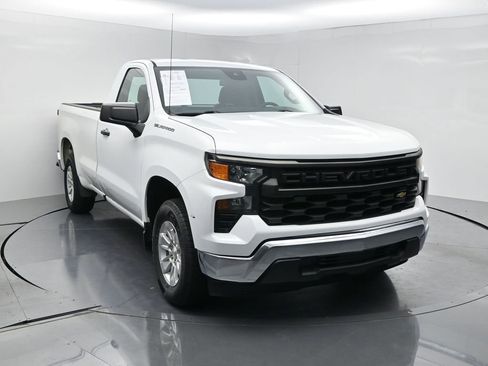 Used 2022 Chevrolet Silverado 1500 W/T RWD image 2