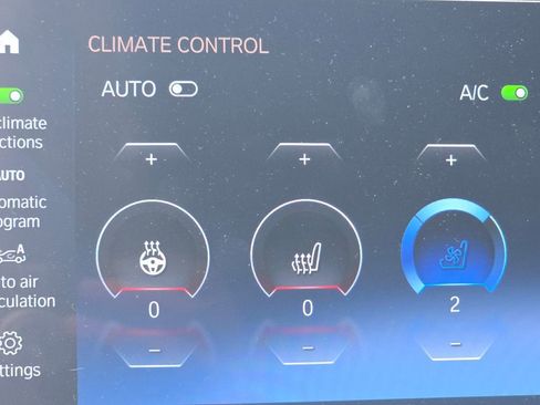 Used 2022 BMW iX xDrive50 w/ Convenience Package AWD/4WD image 6