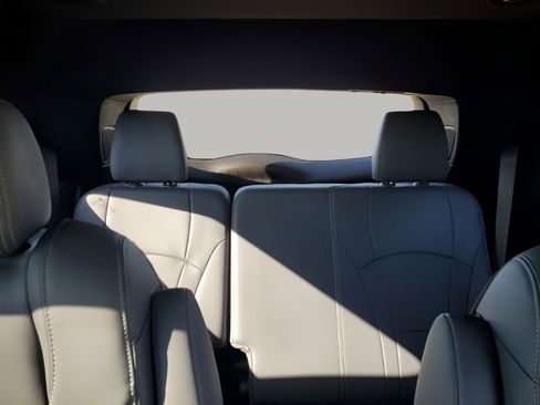 Used 2023 Buick Enclave Essence w/ Experience Buick Package image 25