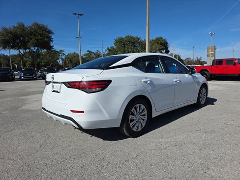 Used 2022 Nissan Sentra S image 3