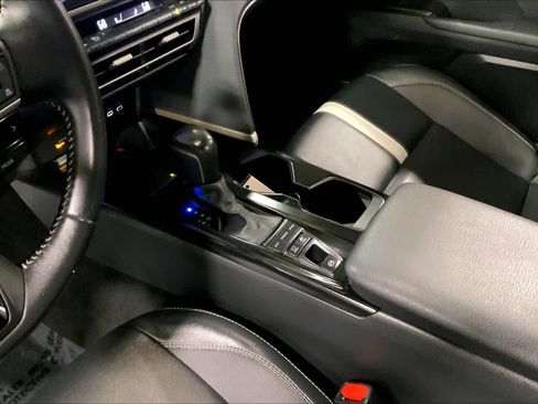 Used 2025 Toyota Camry SE FWD image 17