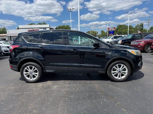 Used 2017 Ford Escape SE AWD/4WD image 6