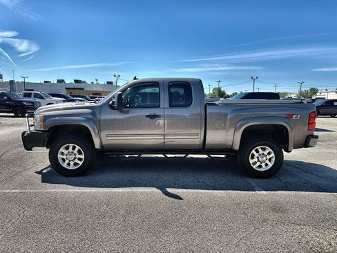 Used 2012 Chevrolet Silverado 2500 LT w/ Interior Plus Package image 2