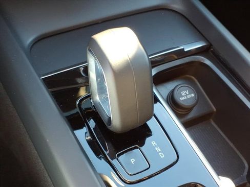 Certified 2025 Volvo S60 B5 Core image 24