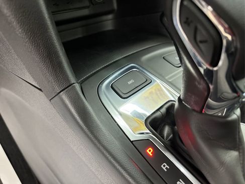 Used 2024 Chevrolet Equinox LT image 36