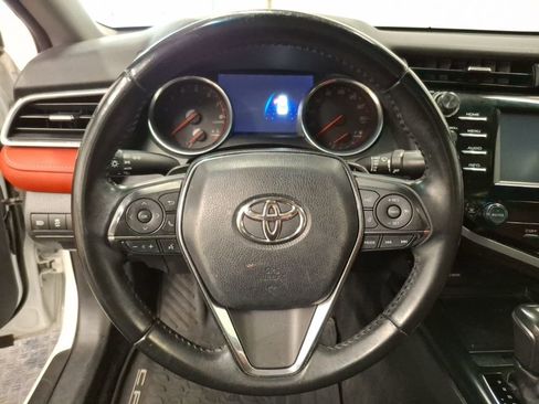 Used 2018 Toyota Camry XSE image 19