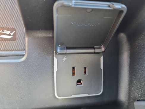 New 2026 GMC Sierra 1500 SLT w/ SLT Premium Package image 26