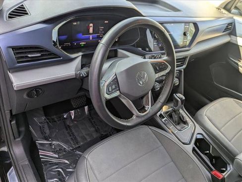 Used 2024 Volkswagen Taos SE image 10