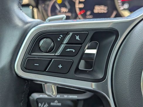 Used 2023 Porsche Cayenne Platinum Edition image 21