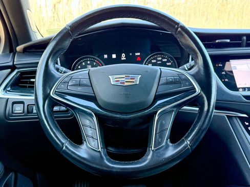 Used 2022 Cadillac XT5 Premium Luxury w/ LPO, ONYX Package image 37