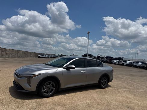 Used 2025 Kia K4 FWD image 9