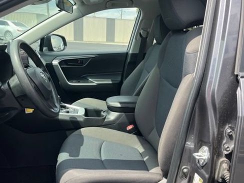 Used 2024 Toyota RAV4 LE AWD/4WD image 27
