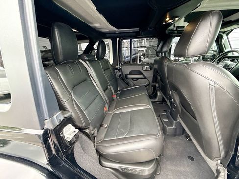 Used 2023 Jeep Wrangler Unlimited Sahara w/ Cold Weather Group image 32