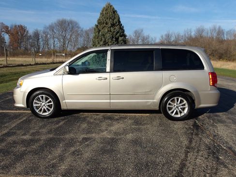 Used 2013 Dodge Grand Caravan SXT w/ Entertainment Group 1 image 11