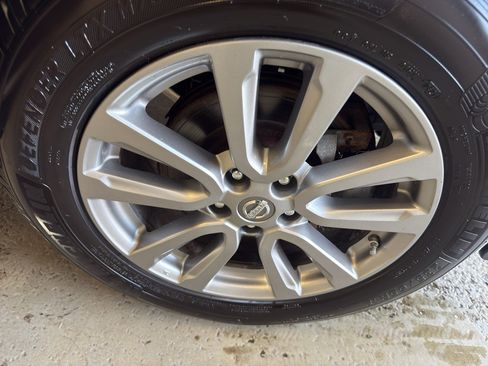 Used 2013 Nissan Pathfinder SL w/ Trailer Tow Pkg AWD/4WD image 36
