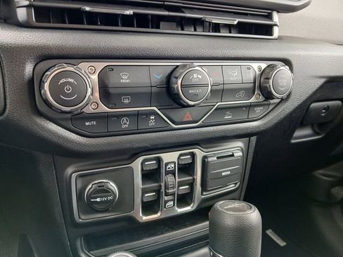 New 2026 Jeep Gladiator Sport image 22